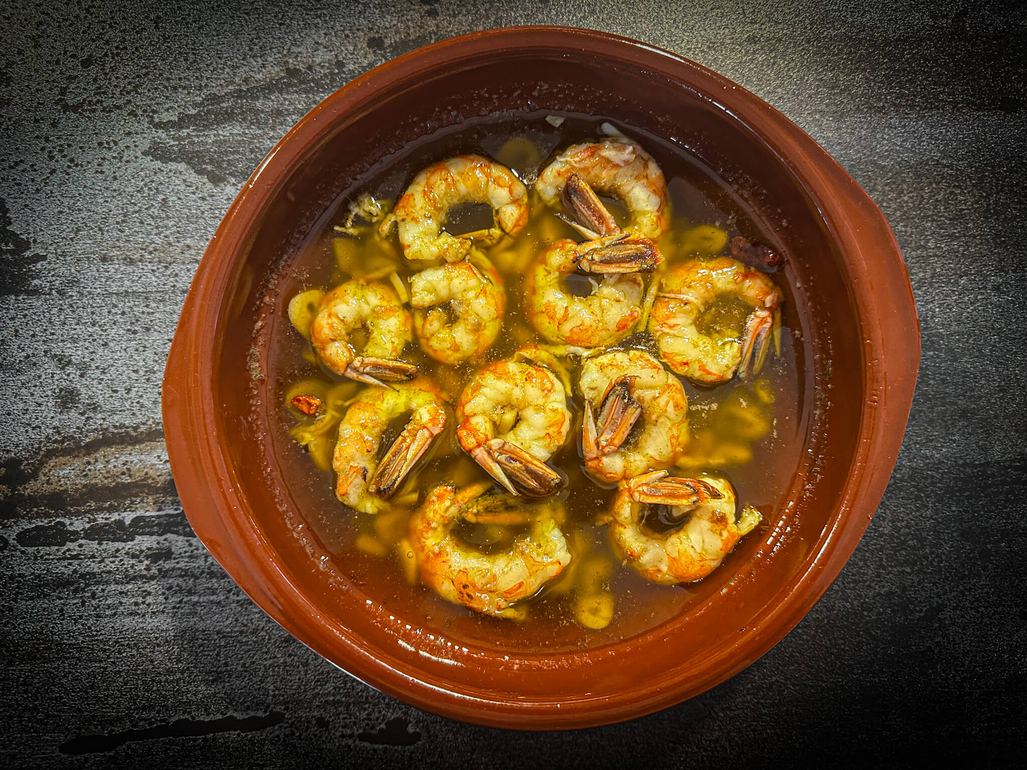 Gambas al ajillo clay plate assemble