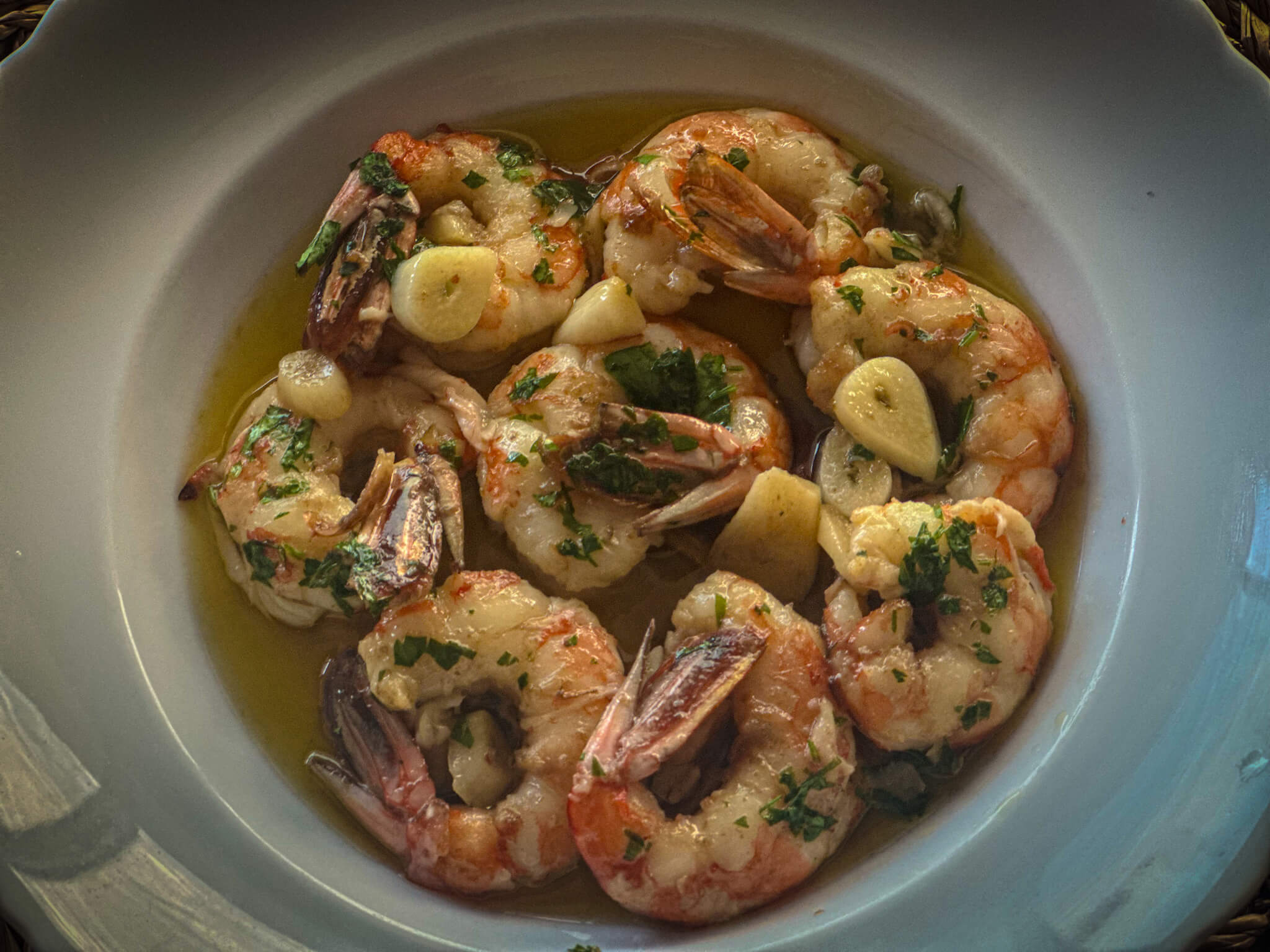 gambas al ajillo white presentation