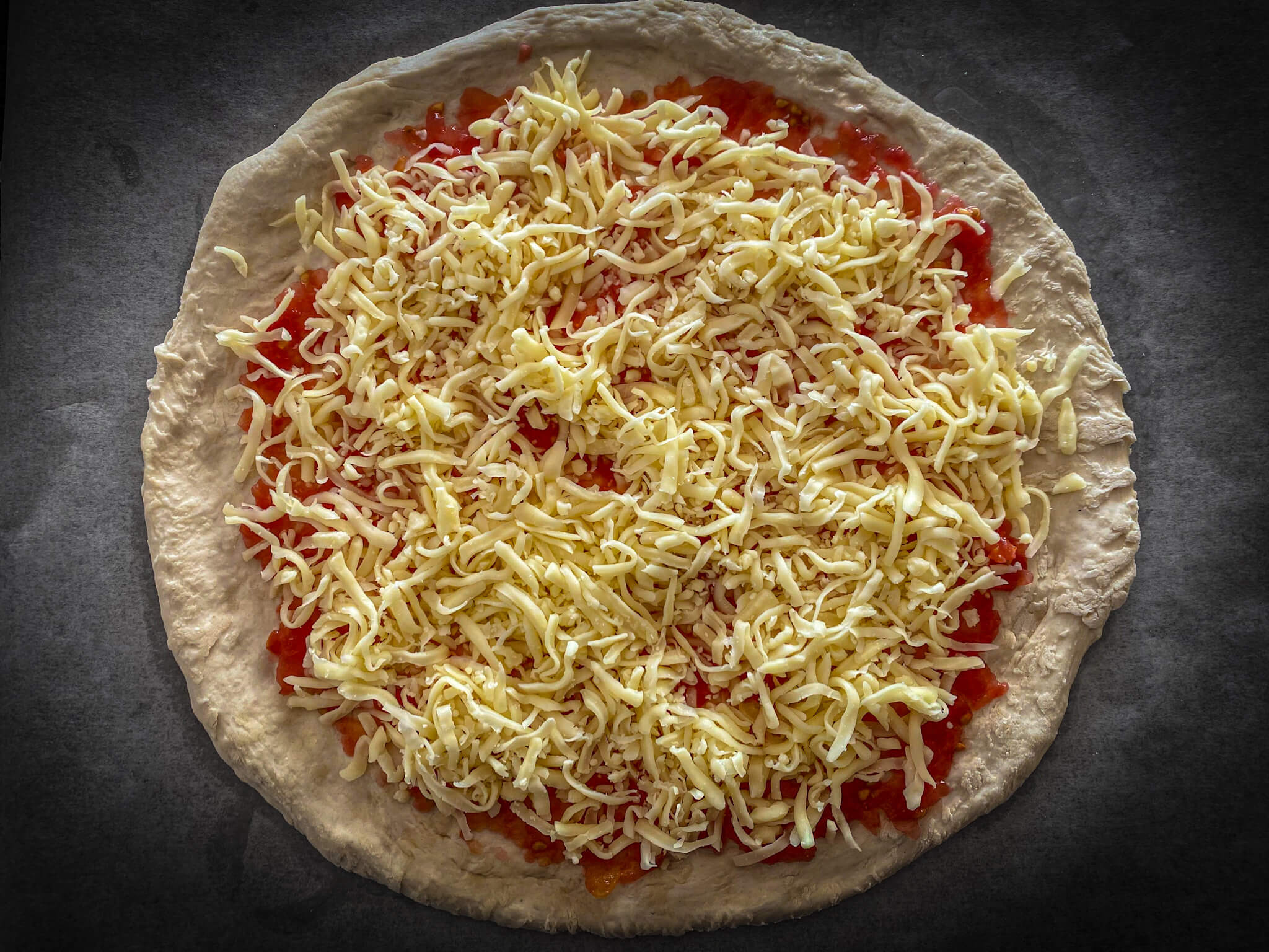 Pizza Halloween assembling pizza 4