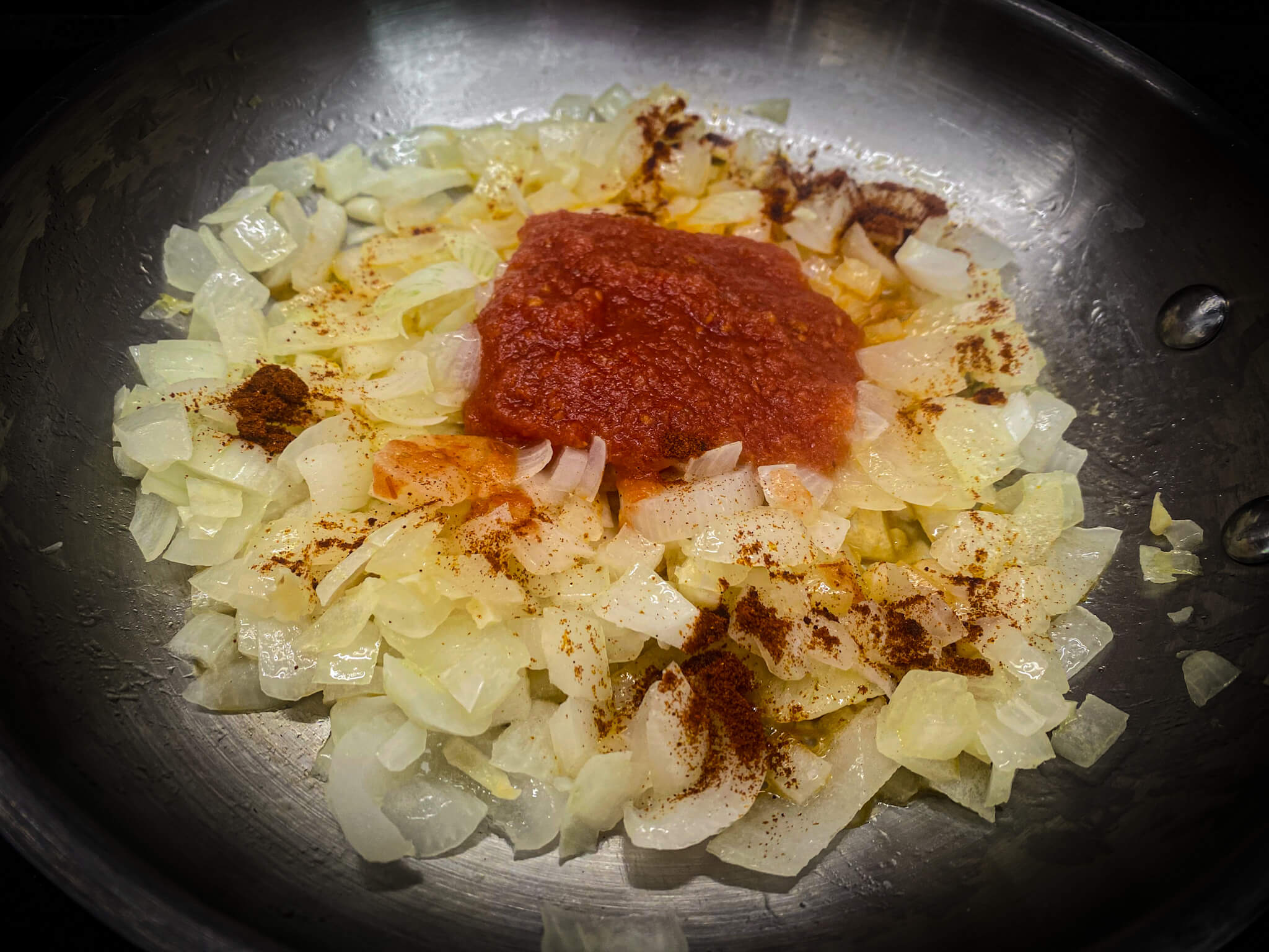 garbanzos con langostinos sofrito tomate pimenton