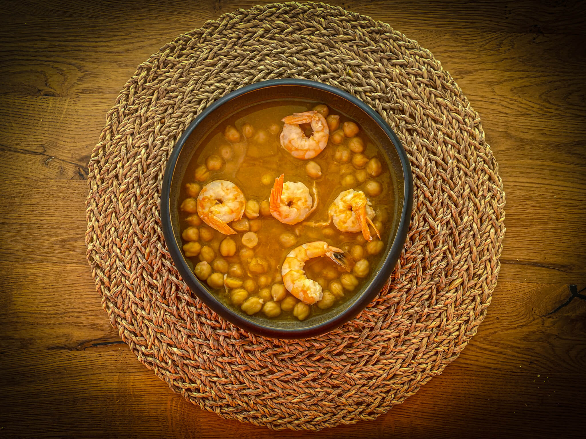 garbanzos con langostinos plate 1