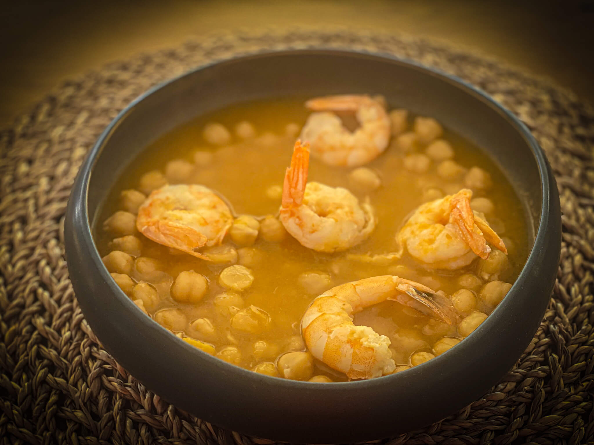 garbanzos con langostinos plate 3