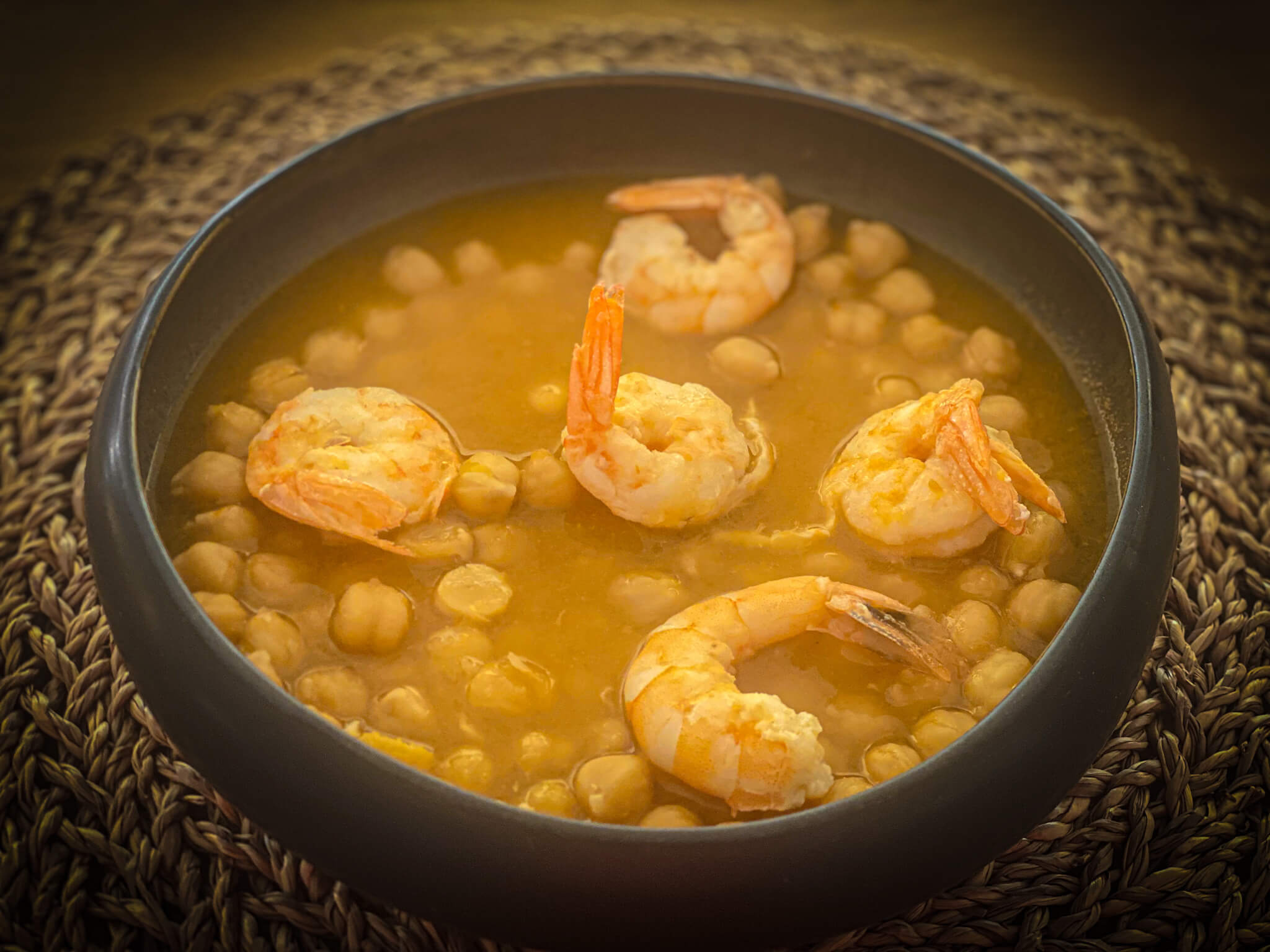 garbanzos con langostinos plate 4