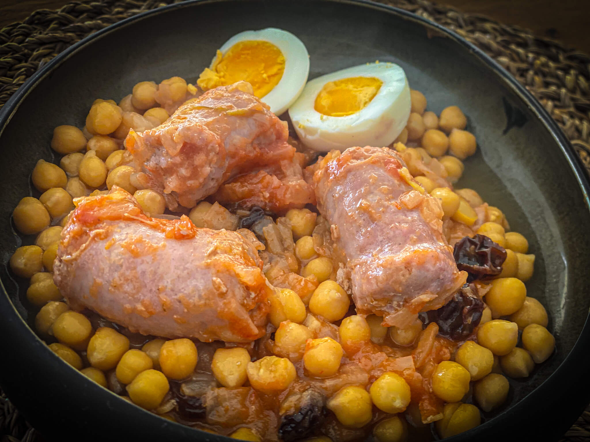 Chickpeas with Catalan Sausage plated zoom