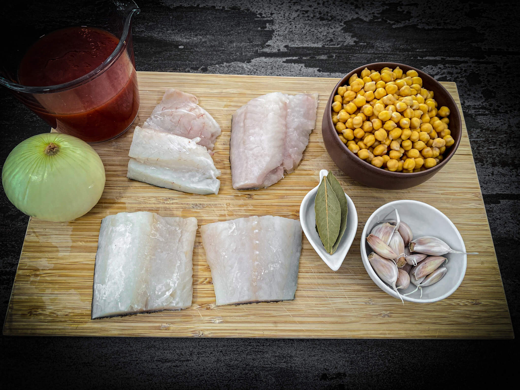 Cod with Tomato Sauce and Chickpeas ingredients
