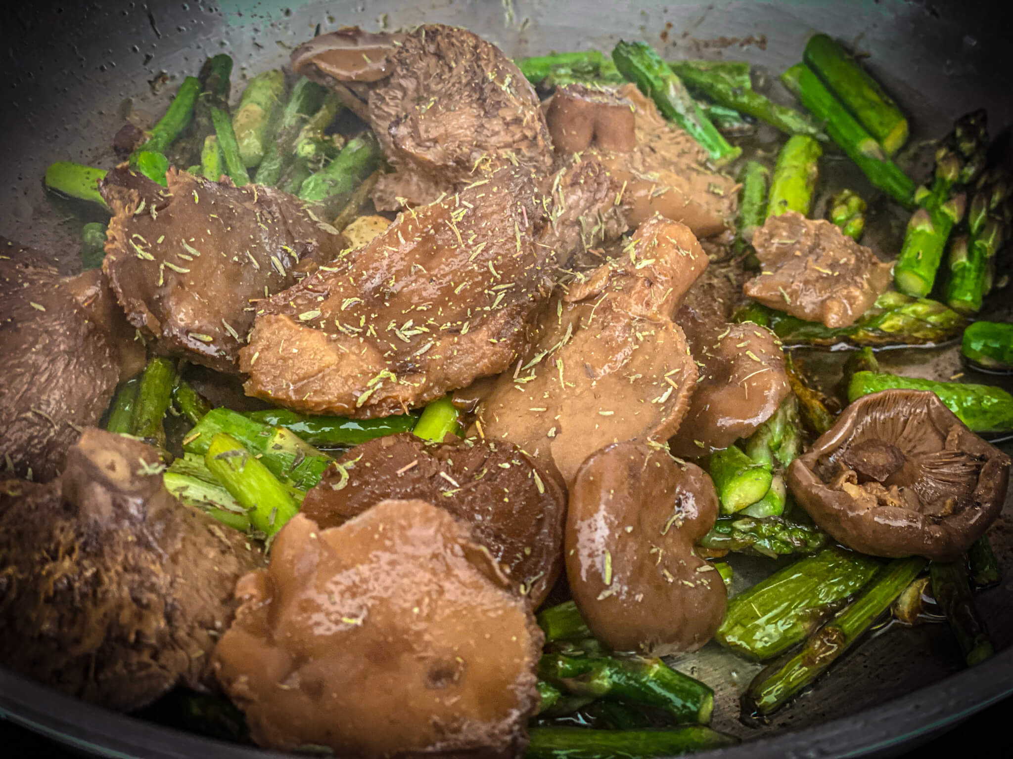 Fusilli Pasta with Asparagus Mushrooms & Manchego pan mushrooms
