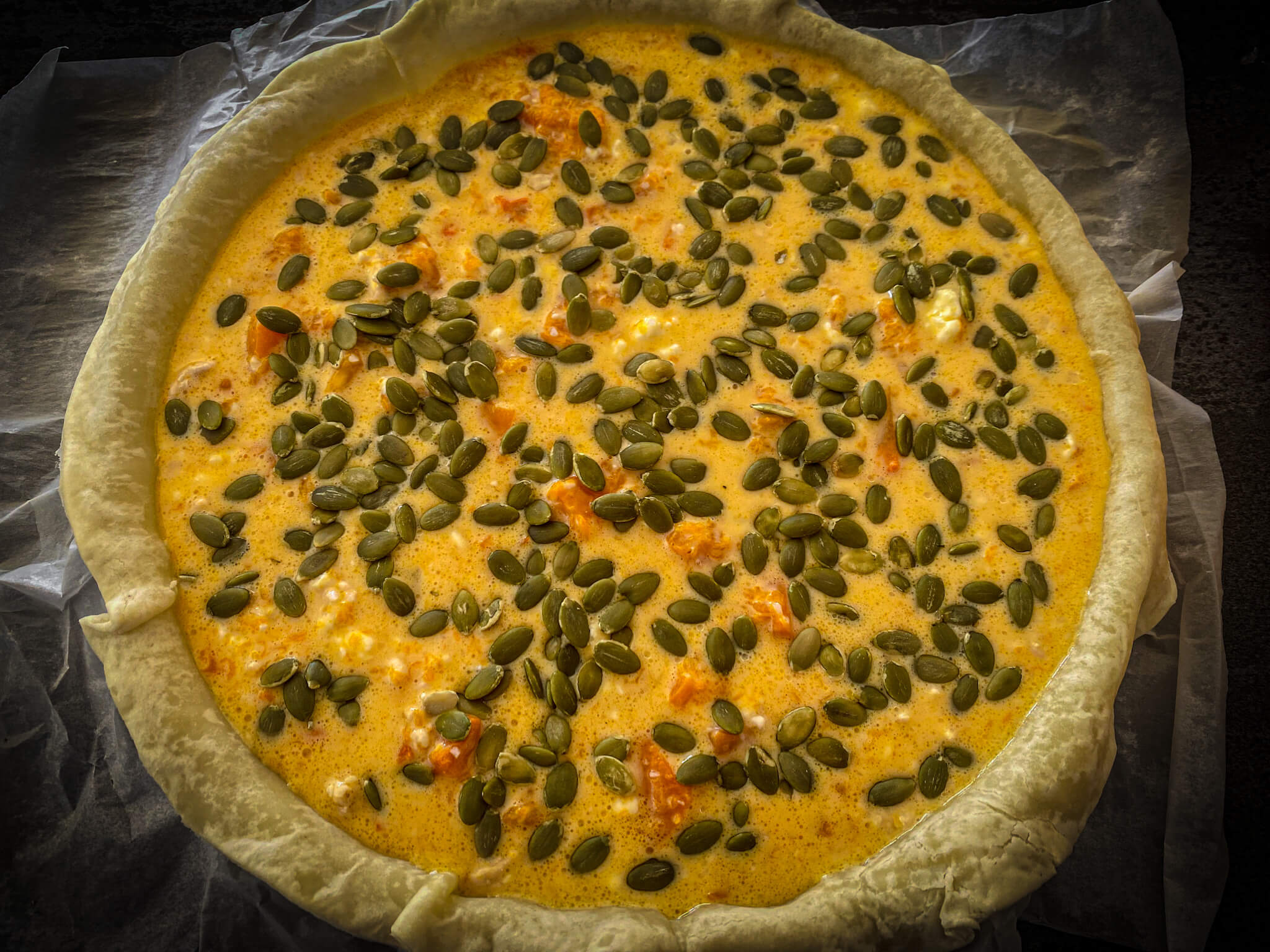 Pumpkin and goat cheese quiche seeds 1
