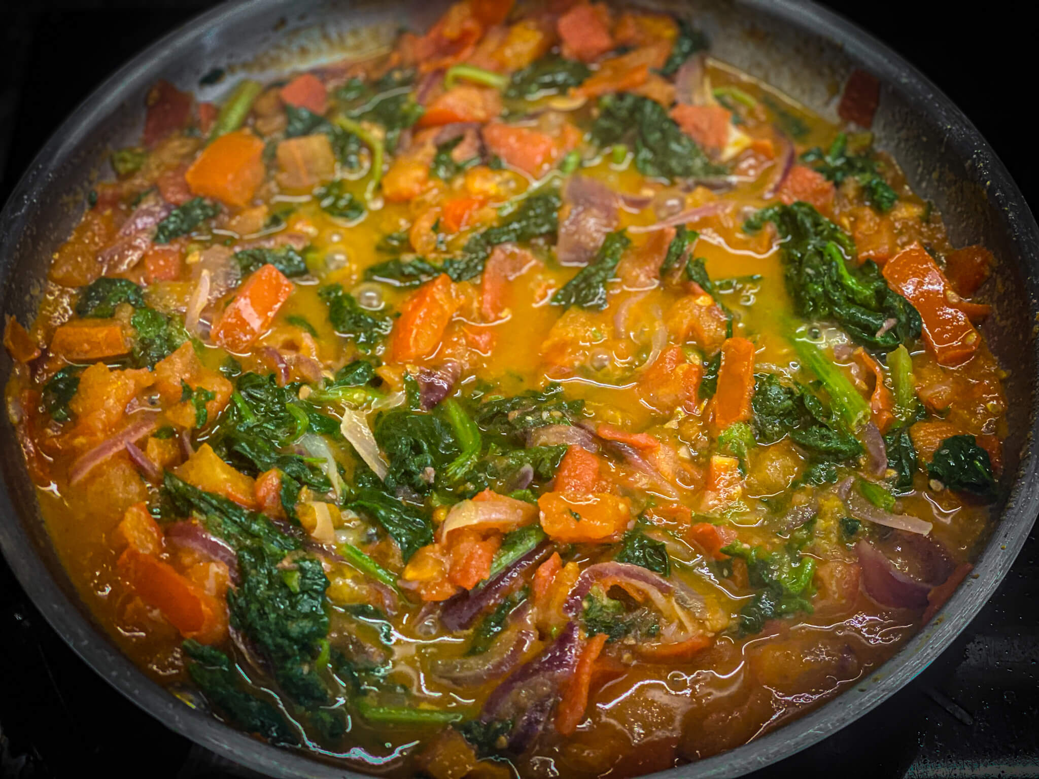 Spinach with Tomato and Anchovies fried mix