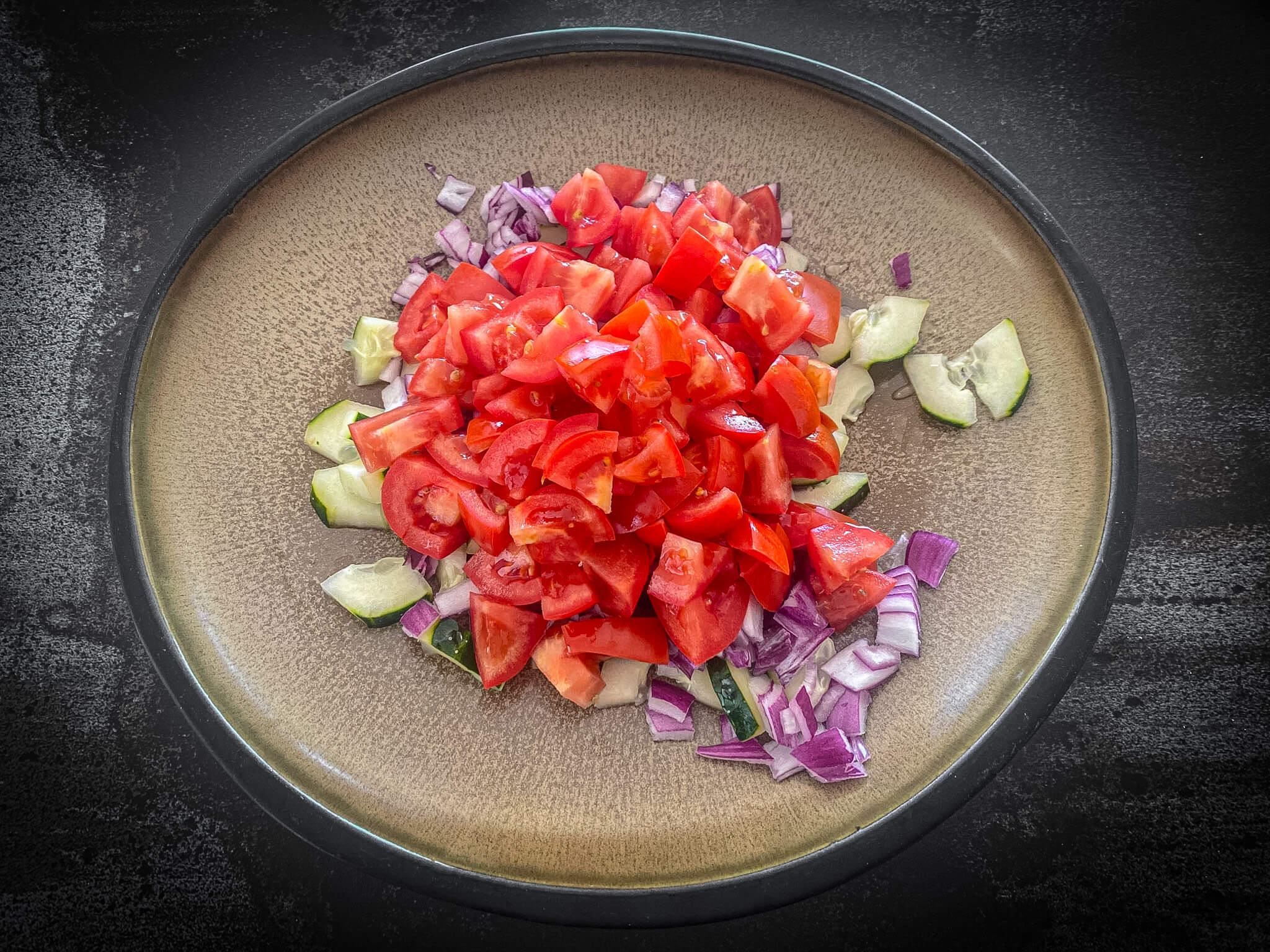 Bean and Tuna Salad Preparing the vegetable base tomato