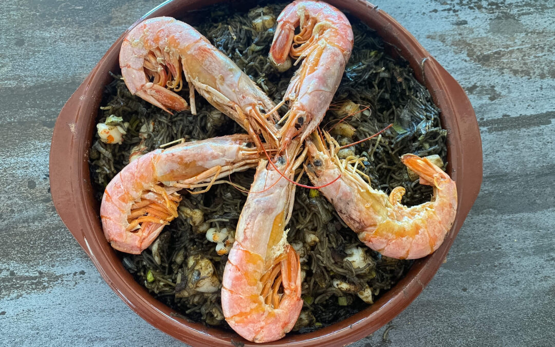 Gourmet Seafood Black Fideuá with Prawns: An Authentic Spanish Recipe