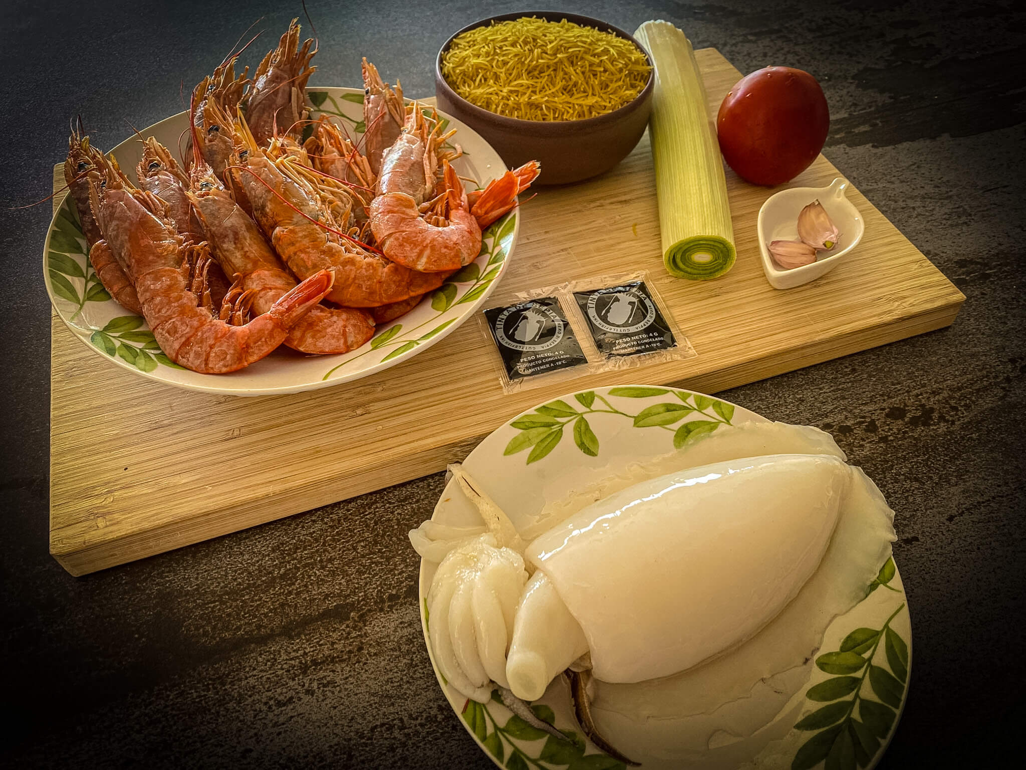 Seafood Black Fideuá with Prawns ingredients 2