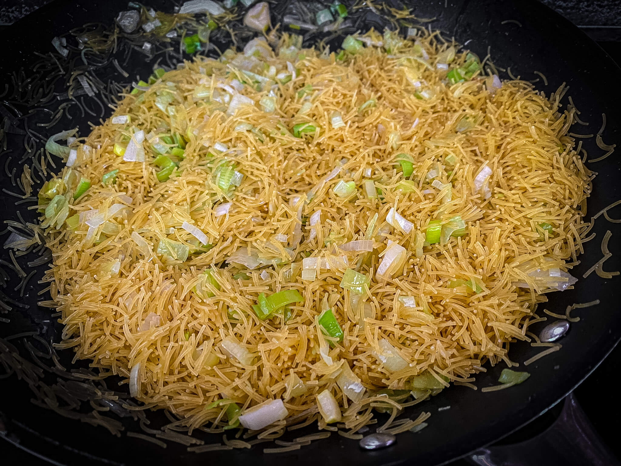 Seafood Black Fideuá with Prawns pasta sofrito 2