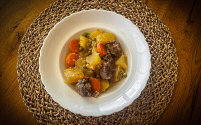Easy Spanish Beef Stew with Potatoes: Guiso de Ternera con Patatas