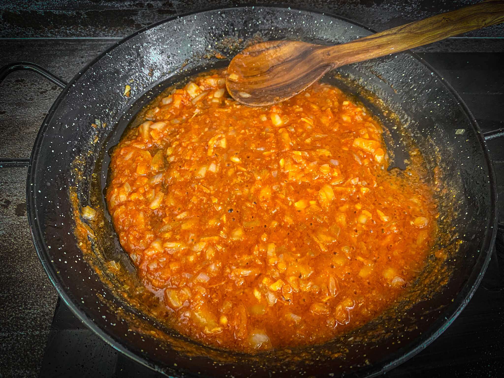 Spanish Pasta Paella sofrito ready