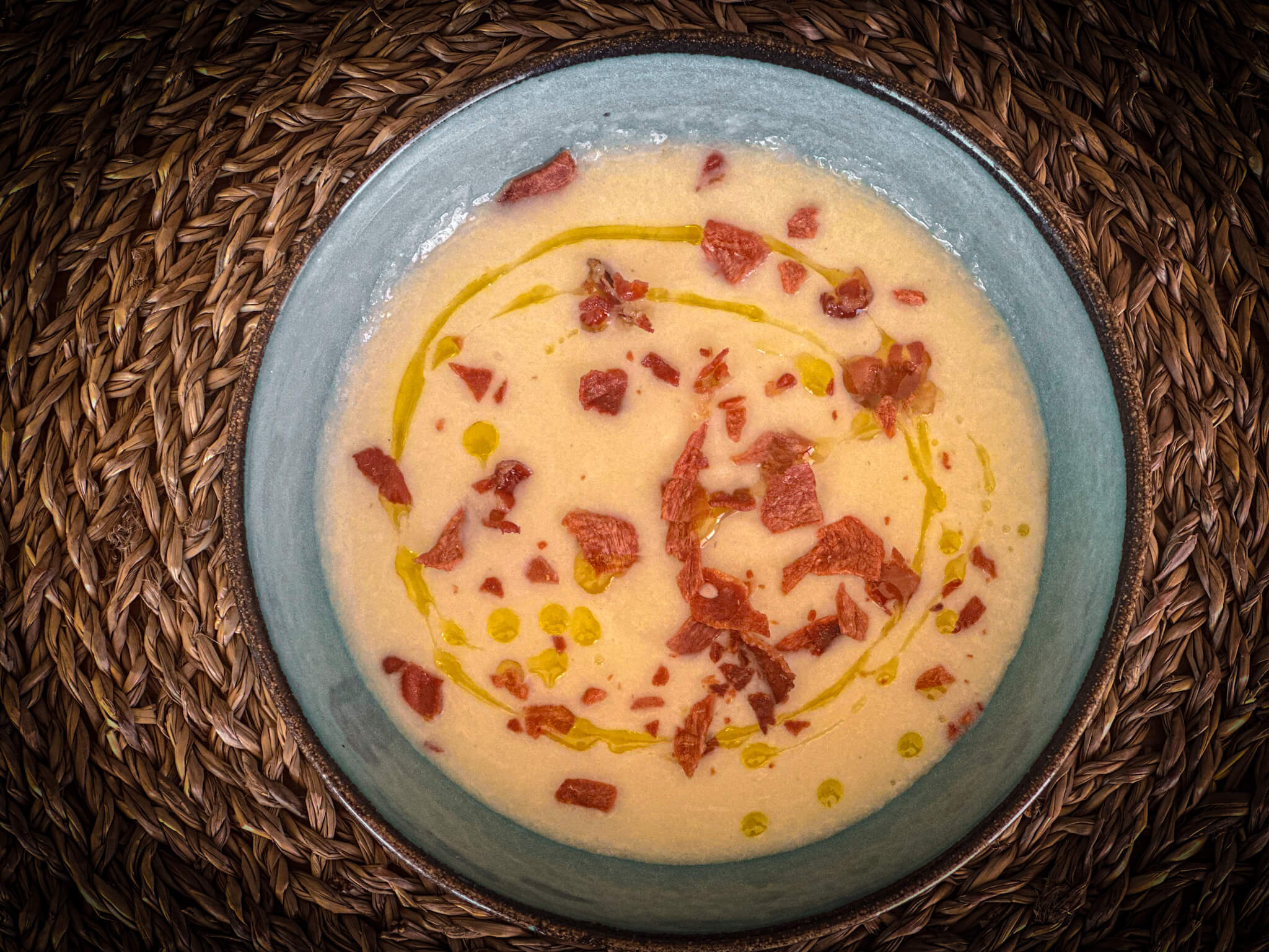 Classic French Vichyssoise presentation alt
