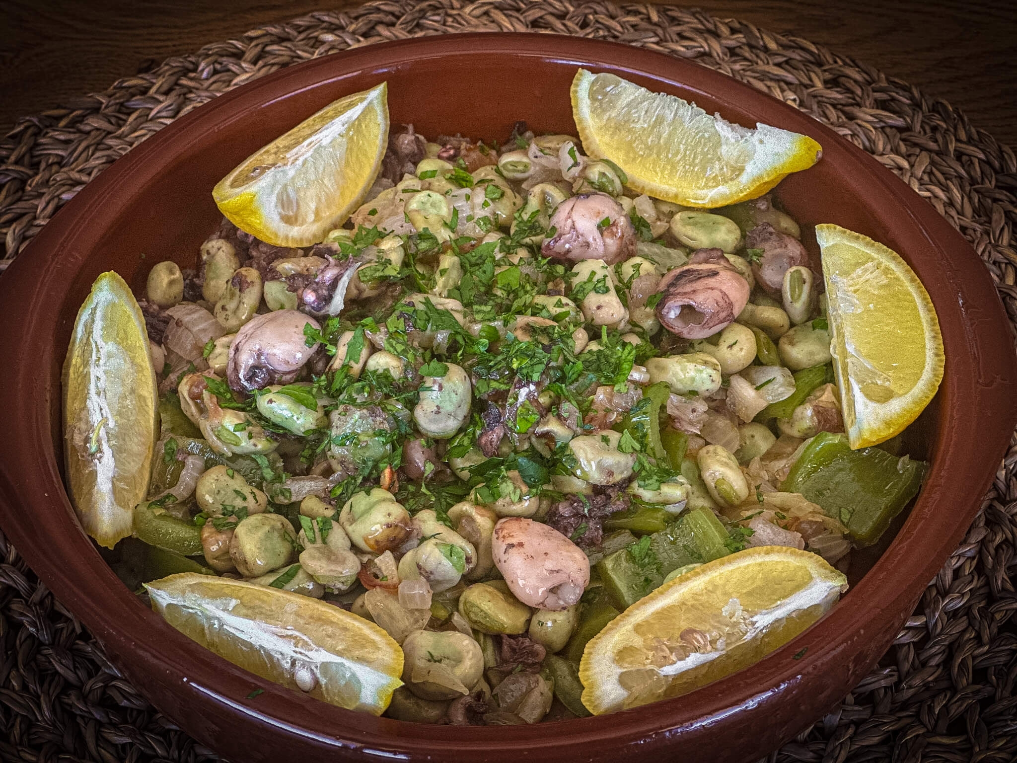 Habitas Baby con Chipirones tapa presentation zoom