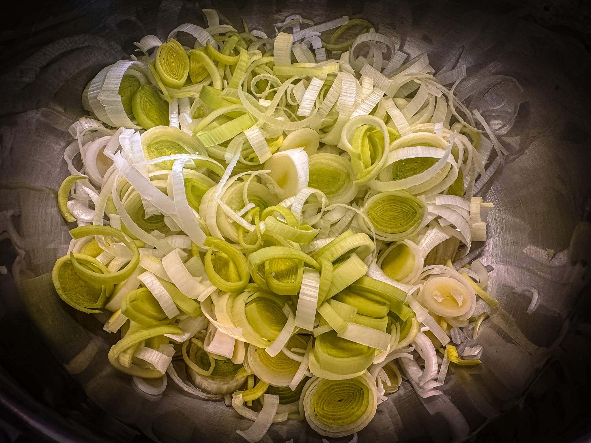 Chilled Zucchini and Leek Soup leek cutted