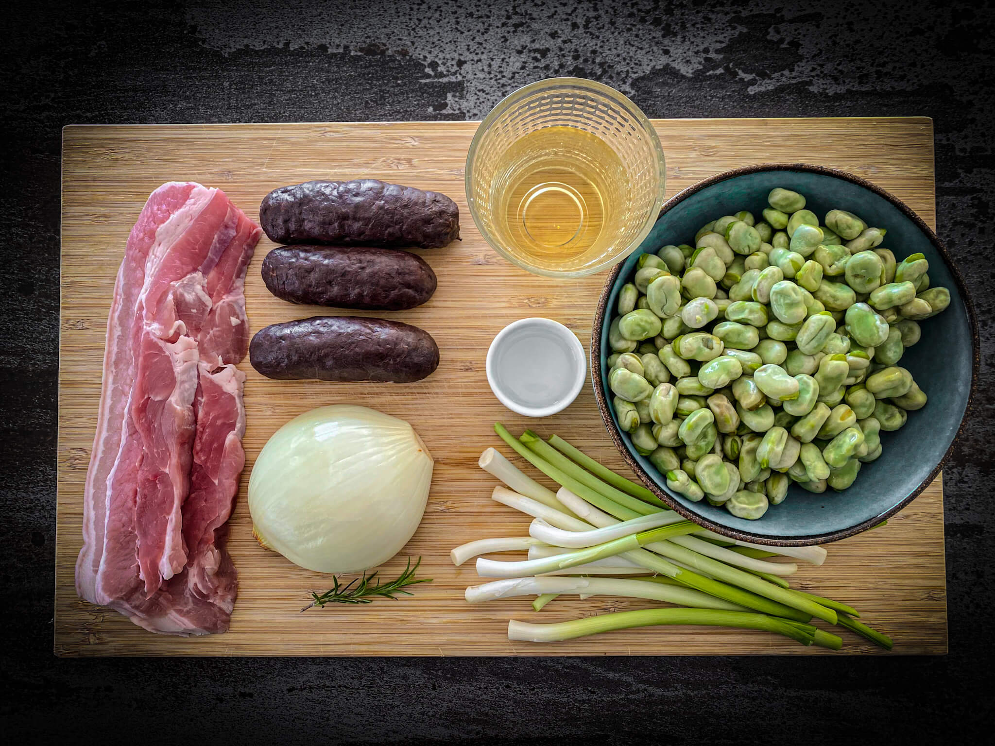 Habas catalana ingredients preparation